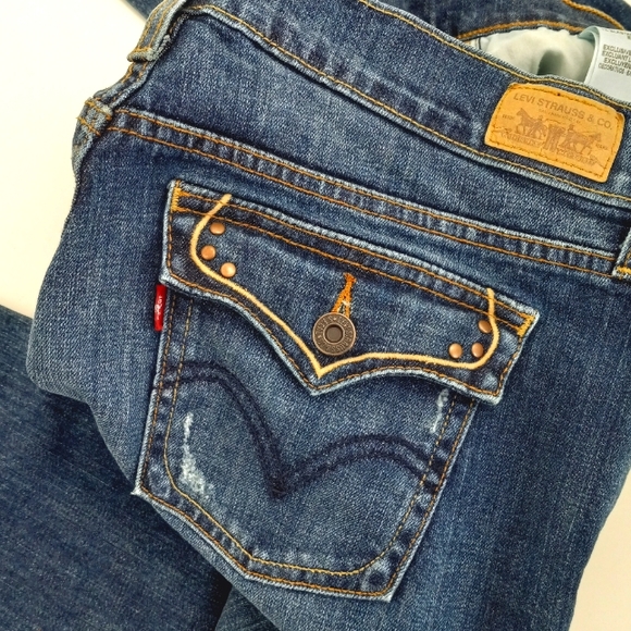 LEVI'S Curvy Stud & Piping Detail Flap Back Pocket Distressed Dark Wash Jeans 8 - Picture 3 of 9